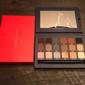 Sold‼️NEW BeautyCounter Eyeshadow Palette